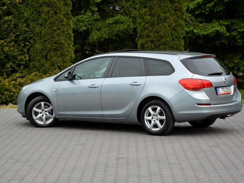 Opel Astra 1.7CDT-I (110KM) 150-lecie Opla Navi pół-Skóry 2xParktr. Szyberdach J (2009-2019)
