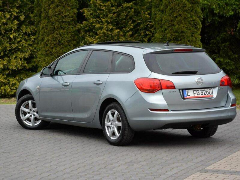 Opel Astra 1.7CDT-I (110KM) 150-lecie Opla Navi pół-Skóry 2xParktr. Szyberdach J (2009-2019)