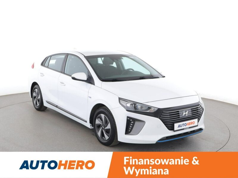 Hyundai IONIQ hybryda kamera ACC Bluetooth klima-auto