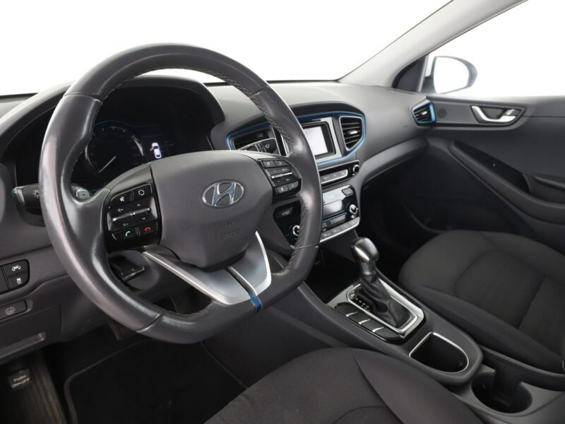 Hyundai IONIQ hybryda kamera ACC Bluetooth klima-auto