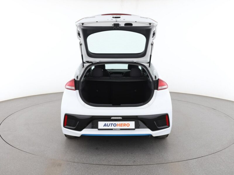Hyundai IONIQ hybryda kamera ACC Bluetooth klima-auto