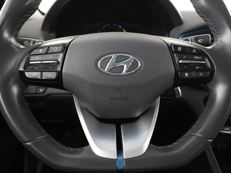 Hyundai IONIQ hybryda kamera ACC Bluetooth klima-auto