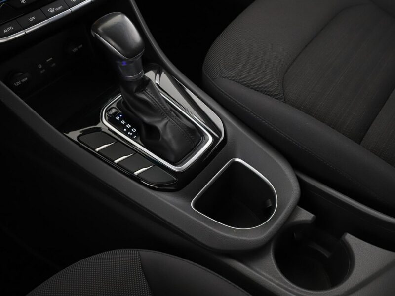 Hyundai IONIQ hybryda kamera ACC Bluetooth klima-auto