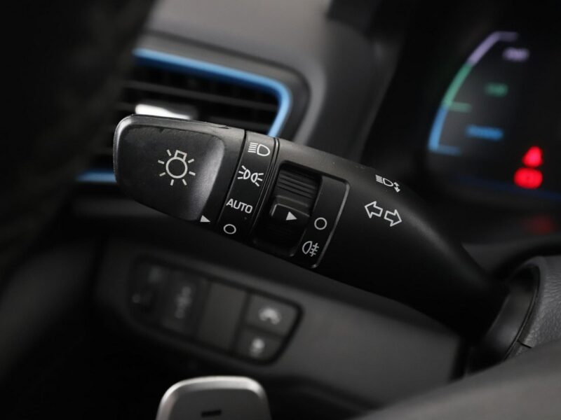 Hyundai IONIQ hybryda kamera ACC Bluetooth klima-auto