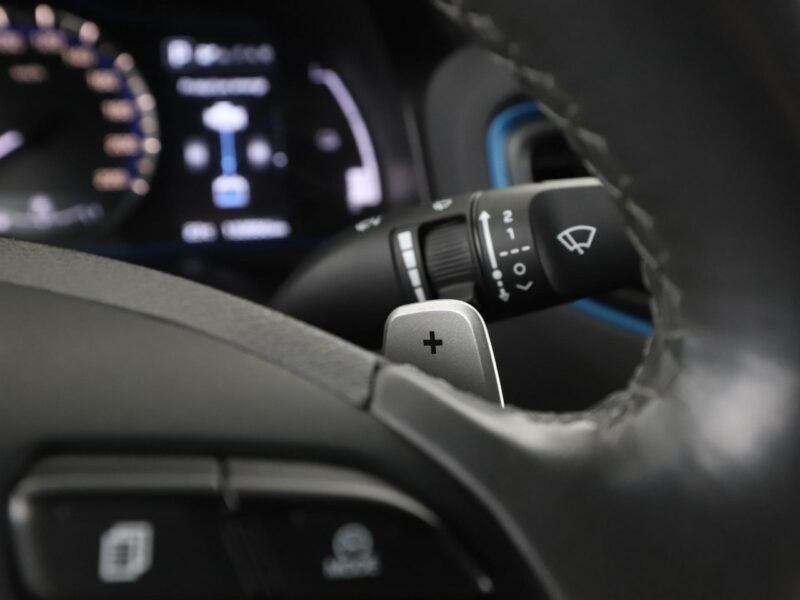 Hyundai IONIQ hybryda kamera ACC Bluetooth klima-auto