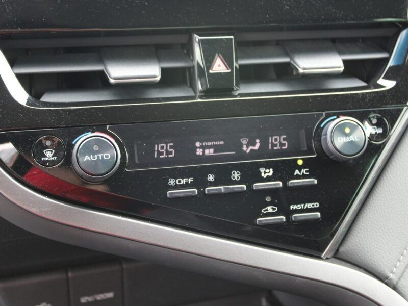 Toyota Camry 2.5 Hybrid e-CTV Comfort F-vat Kamera Gwarancja IX (2018-)