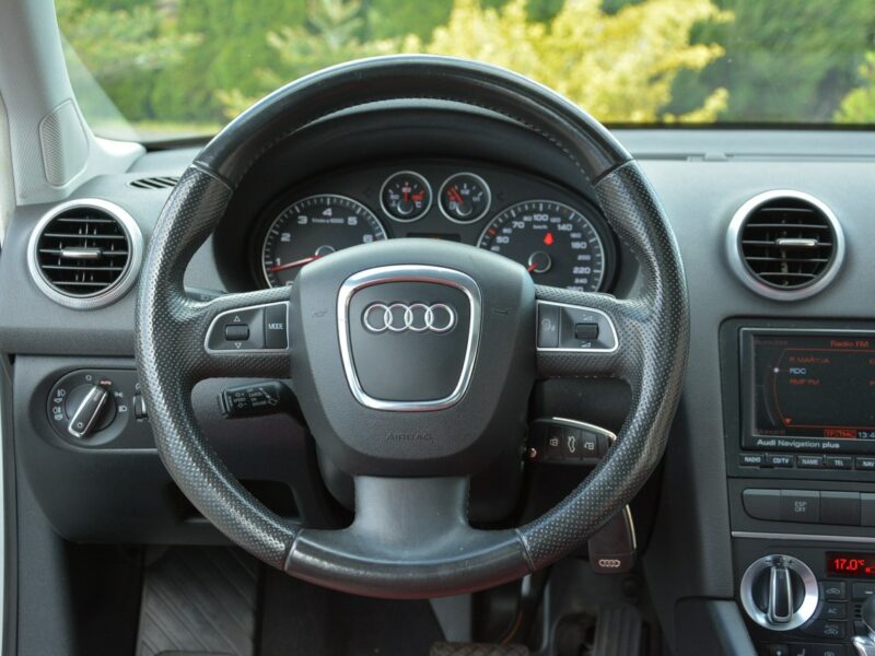 Audi A3 Lift __ DSG Panorama Skóry Duża Navi DRL Alu 17 z Niemiec 8P (2003-2012)