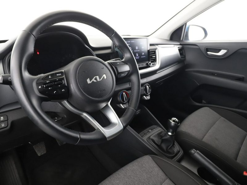 Kia Stonic kamera Bluetooth klima tempomat niski przebieg