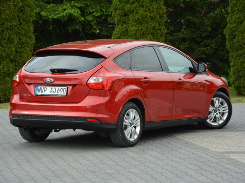 Ford Focus Titanium Race Red Ledy Alu16 z Niemiec Aso Piękny Mk3 (2010-2018)