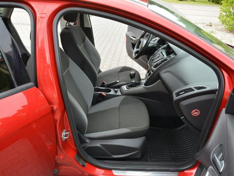 Ford Focus Titanium Race Red Ledy Alu16 z Niemiec Aso Piękny Mk3 (2010-2018)