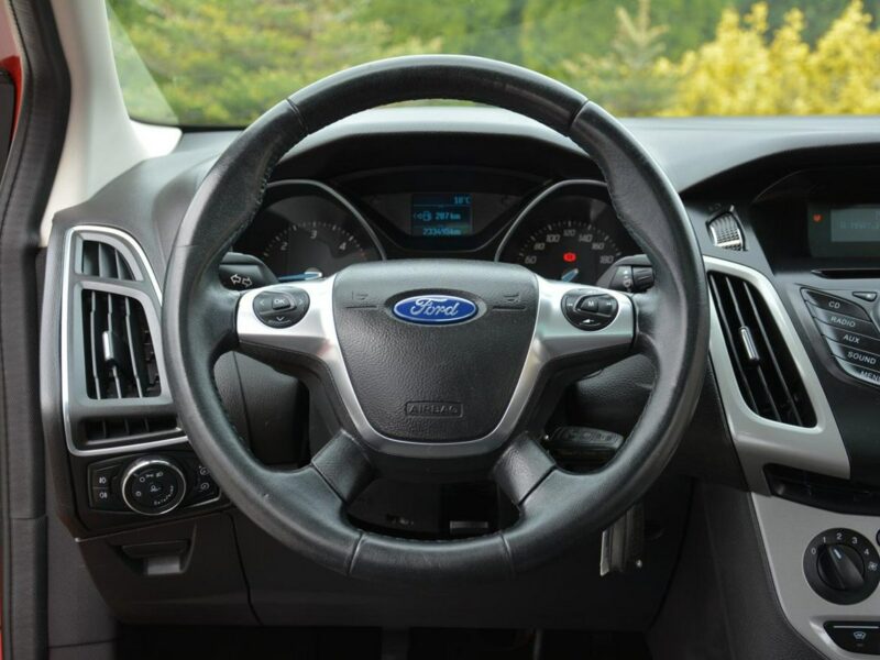 Ford Focus Titanium Race Red Ledy Alu16 z Niemiec Aso Piękny Mk3 (2010-2018)
