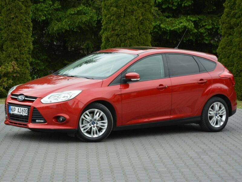 Ford Focus Titanium Race Red Ledy Alu16 z Niemiec Aso Piękny Mk3 (2010-2018)
