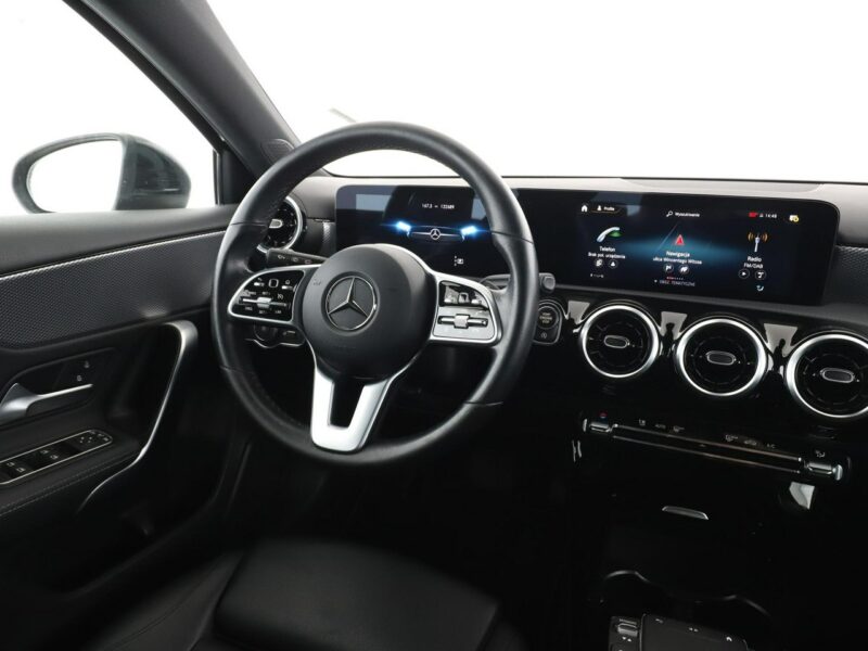 Mercedes A 180 A180d automat skóra navi kamera LED tempomat W177 (2018-)