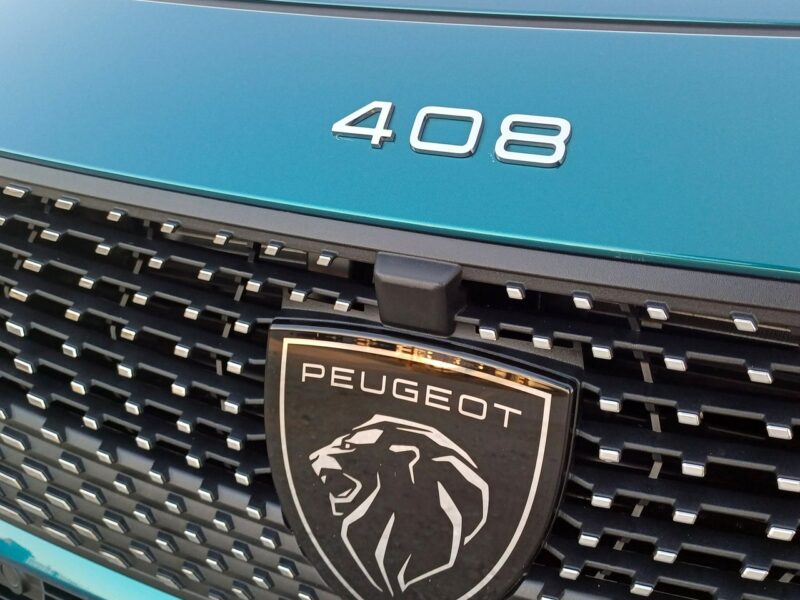 Peugeot 408 R4 1.6l PHEV 225 KM Plug-In Hybrid Przebieg: 9800 km