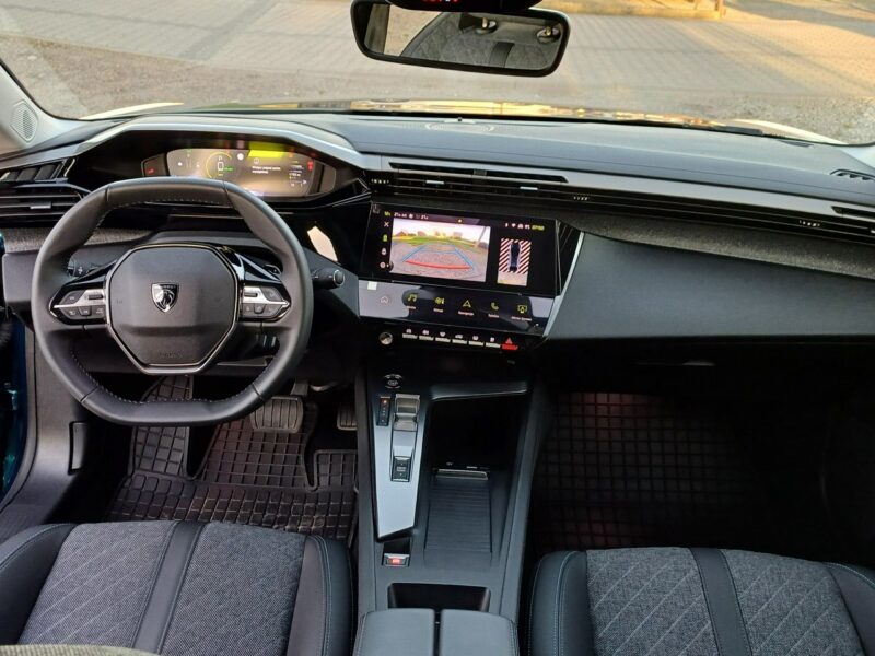 Peugeot 408 R4 1.6l PHEV 225 KM Plug-In Hybrid Przebieg: 9800 km