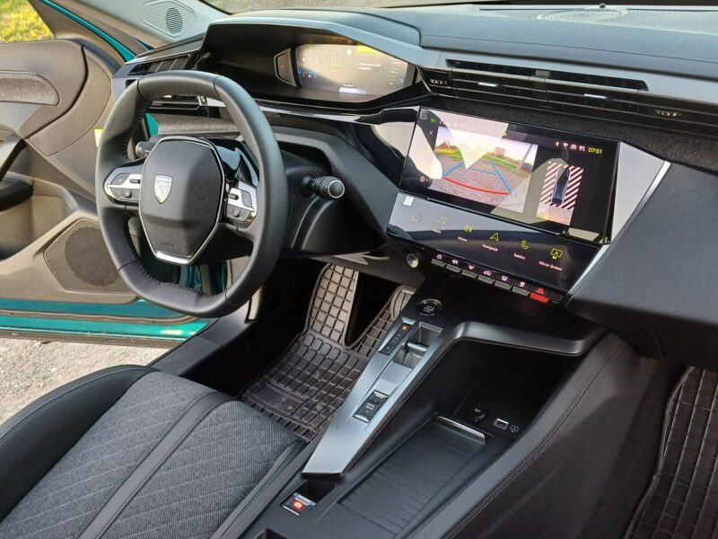 Peugeot 408 R4 1.6l PHEV 225 KM Plug-In Hybrid Przebieg: 9800 km
