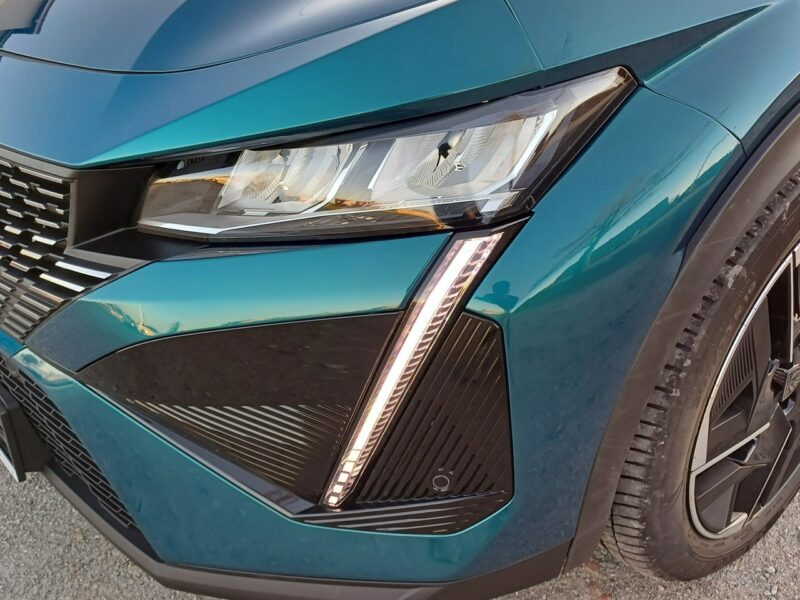 Peugeot 408 R4 1.6l PHEV 225 KM Plug-In Hybrid Przebieg: 9800 km