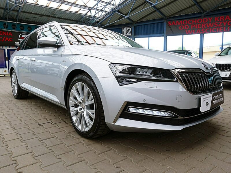 Škoda Superb Laurin&Klement AUTOMAT ACC GWARANCJA 1wł Kraj Bezwyp Serwisowany F23% III (2015-2023)