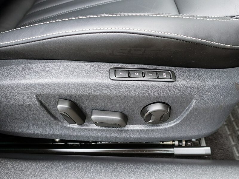 Škoda Superb Laurin&Klement AUTOMAT ACC GWARANCJA 1wł Kraj Bezwyp Serwisowany F23% III (2015-2023)
