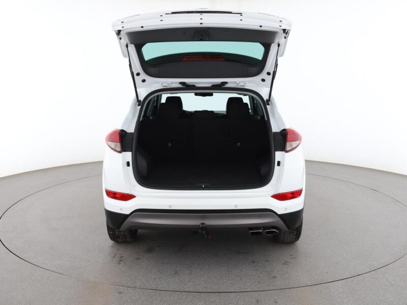 Hyundai Tucson navi klima auto grzane fotele i kierownica kamera i czujniki parkowani III (2015-2020)