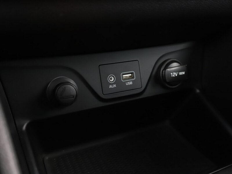 Hyundai Tucson navi klima auto grzane fotele i kierownica kamera i czujniki parkowani III (2015-2020)