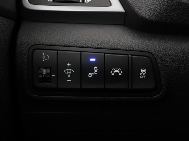 Hyundai Tucson navi klima auto grzane fotele i kierownica kamera i czujniki parkowani III (2015-2020)
