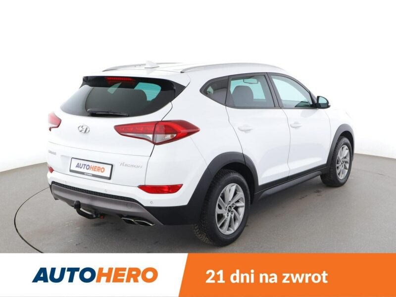 Hyundai Tucson navi klima auto grzane fotele i kierownica kamera i czujniki parkowani III (2015-2020)