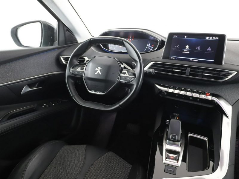 Peugeot 3008 Allure automat panorama navi virtual kamera tempomat LED II (2016-)