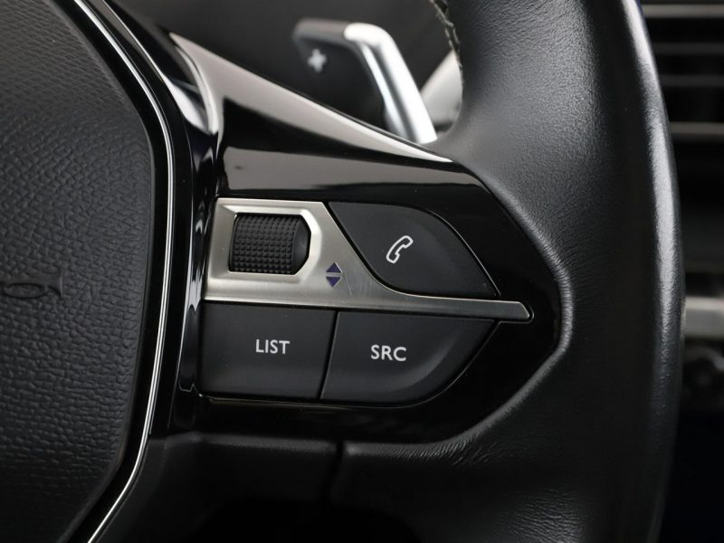 Peugeot 3008 Allure automat panorama navi virtual kamera tempomat LED II (2016-)