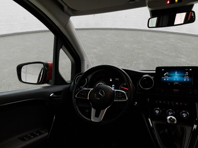 Mercedes T 180 d
