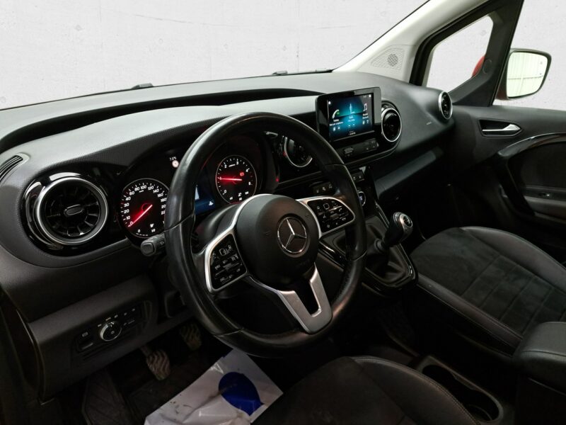 Mercedes T 180 d
