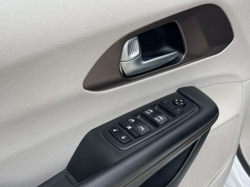 Chrysler Pacifica 3.6Pentastar 286KM 7os KameraCof El drzwi El klapa