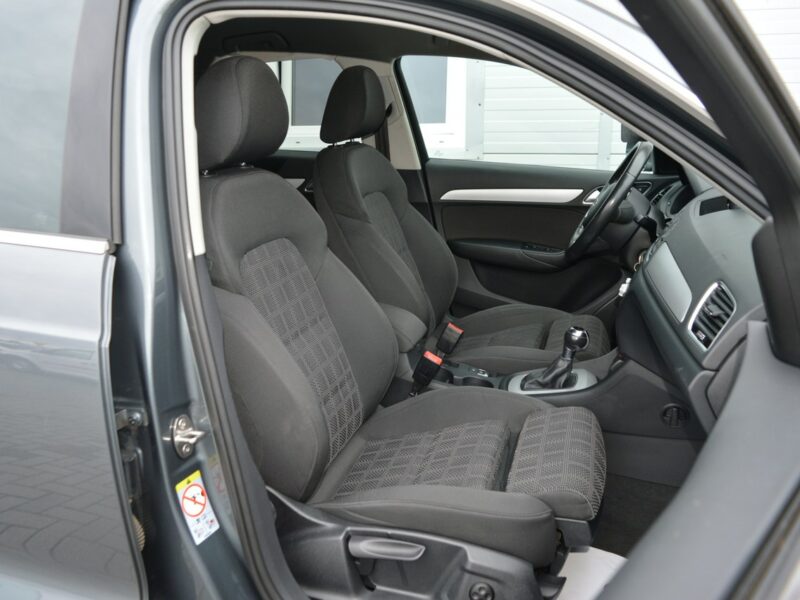 Audi Q3 2.0TDI Ultra S-Tronic 100% bezwypadkowy Bi-Xenon LED Navi NOWY ROZRZĄD I (2011-2018)