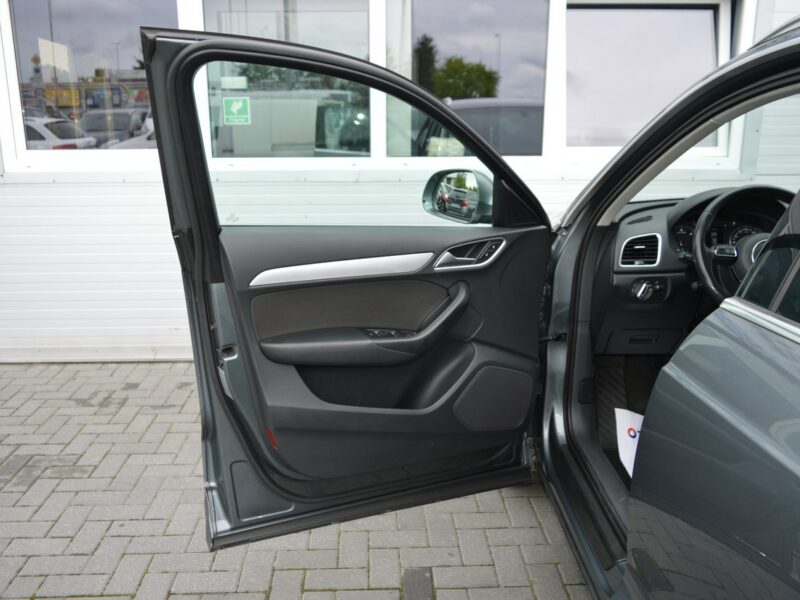 Audi Q3 2.0TDI Ultra S-Tronic 100% bezwypadkowy Bi-Xenon LED Navi NOWY ROZRZĄD I (2011-2018)