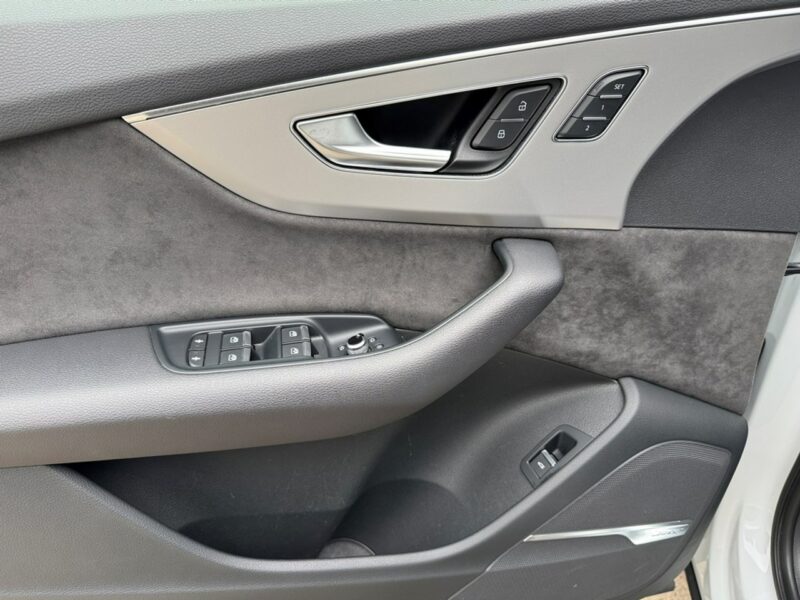 Audi Q7 Salon Polska - Bezwypadkowy - Gwarancja 12 miesięcy - 7 osobowy III (2015-)