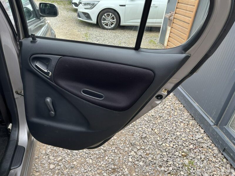 Toyota Yaris 1.5TS SPORT 1wł Klima El szyby Bez Rdzy Stan BDB Bezwypadk OPłacony I (1999-2005)