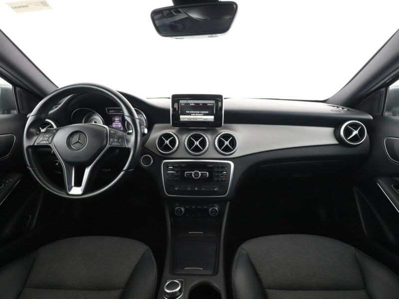 Mercedes GLA 200 Automat Bi-Xenon PDC Klima auto Grzane fotele