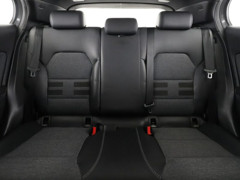 Mercedes GLA 200 Automat Bi-Xenon PDC Klima auto Grzane fotele