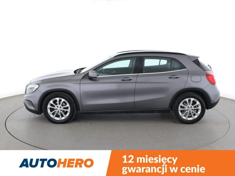 Mercedes GLA 200 Automat Bi-Xenon PDC Klima auto Grzane fotele