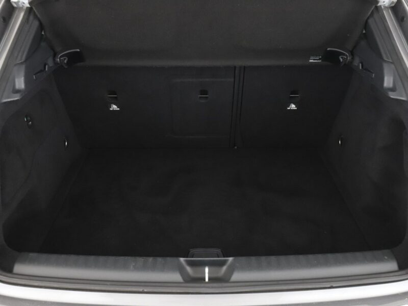 Mercedes GLA 200 Automat Bi-Xenon PDC Klima auto Grzane fotele
