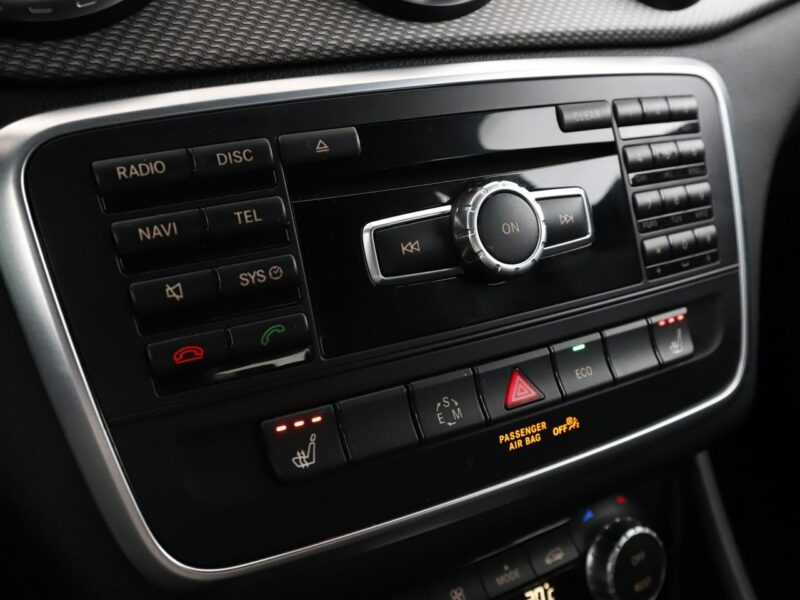 Mercedes GLA 200 Automat Bi-Xenon PDC Klima auto Grzane fotele