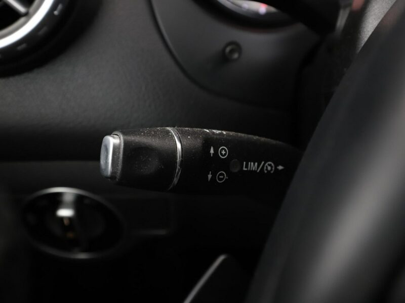 Mercedes GLA 200 Automat Bi-Xenon PDC Klima auto Grzane fotele