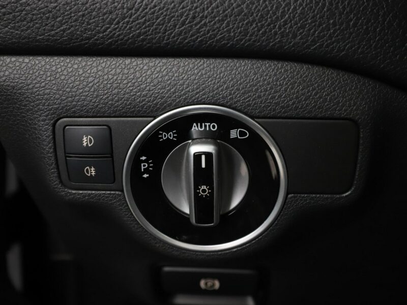 Mercedes GLA 200 Automat Bi-Xenon PDC Klima auto Grzane fotele