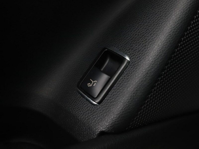 Mercedes GLA 200 Automat Bi-Xenon PDC Klima auto Grzane fotele