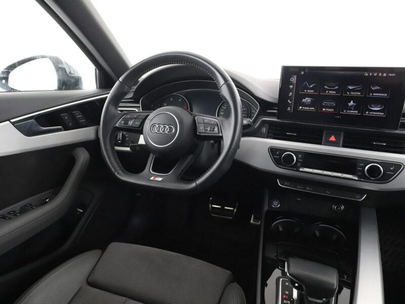 Audi A4 S-tronic quattro S-Line navi grzane fotele ACC LED kamera alcantara B9 (2015-)
