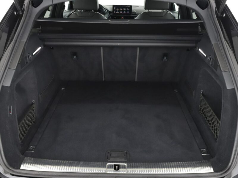 Audi A4 S-tronic quattro S-Line navi grzane fotele ACC LED kamera alcantara B9 (2015-)