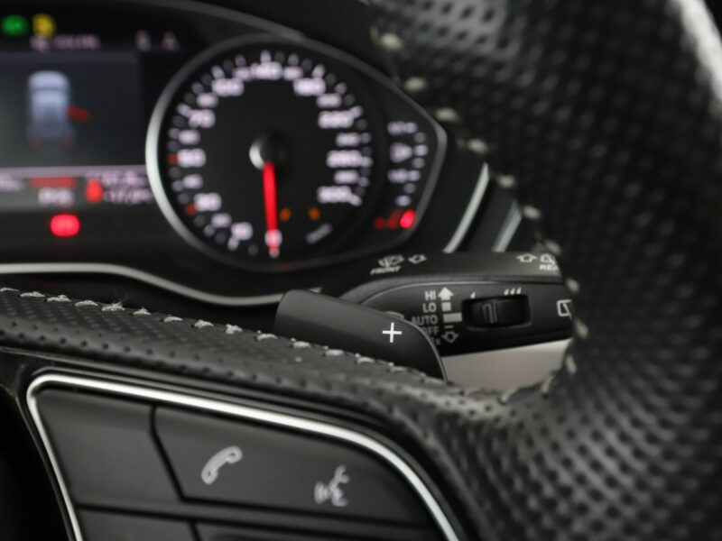 Audi A4 S-tronic quattro S-Line navi grzane fotele ACC LED kamera alcantara B9 (2015-)