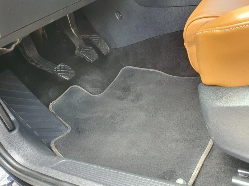 Volkswagen Golf 1.6 TDI CR # Navi # Climatronic # Kamera # Skóra # Alkantara # IGIEŁKA VII (2012-)