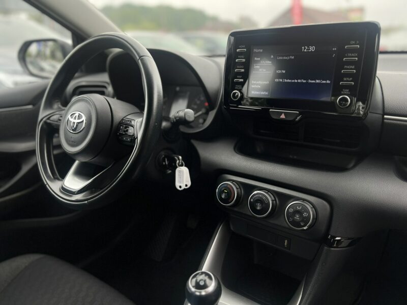 Toyota Yaris Salon Polska Poleasingowy I właściciel Serwis ASO VAT 23% Bezwypadkowy IV (2020-)