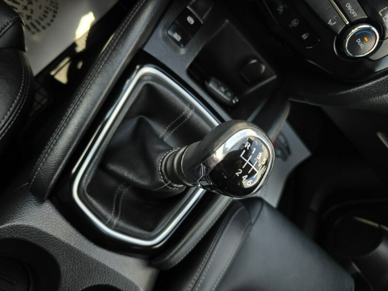 Nissan Qashqai TEKNA 1.3 DiG-T 140KM Salon PL 2020 Serwis ASO GWARANCJA 3 LATA FV 23% II (2013-2021)